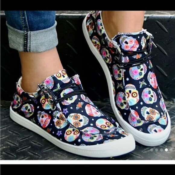 🔥🔥Skull Canvas sneakers with laces rubber sole size 9 .5 - Picture 4 of 6